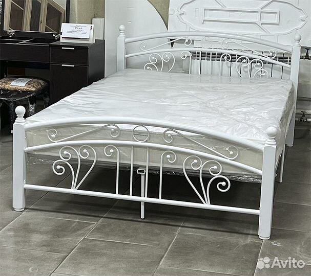 Кровать 140х200, ковка, массив, 2 цвета