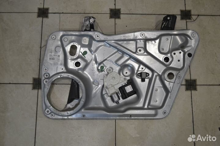 Стеклоподьемник передний правый Volkswagen Tiguan