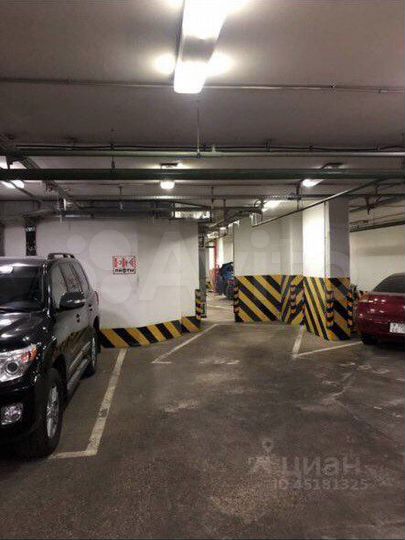 Машиноместо, 15 м²