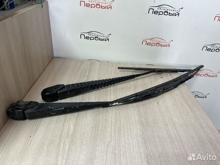 Поводок дворников заз Таврия 1102