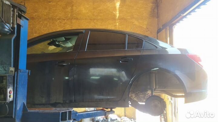 Суппорт передний правый Chevrolet Cruze