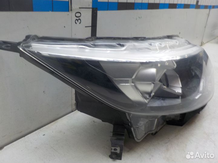 Б/У Фара правая Nissan Qashqai 2014- 260104EH0B