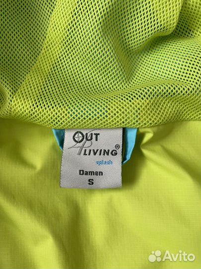 Ветровка женская 42