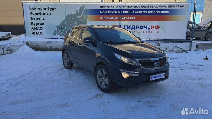 Стекло двери передней правой Kia Sportage (SL) 824
