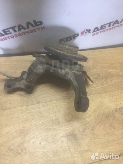 Кулак поворотный передний правый Opel Astra H