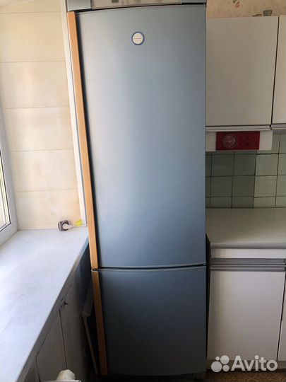 Холодильник Electrolux