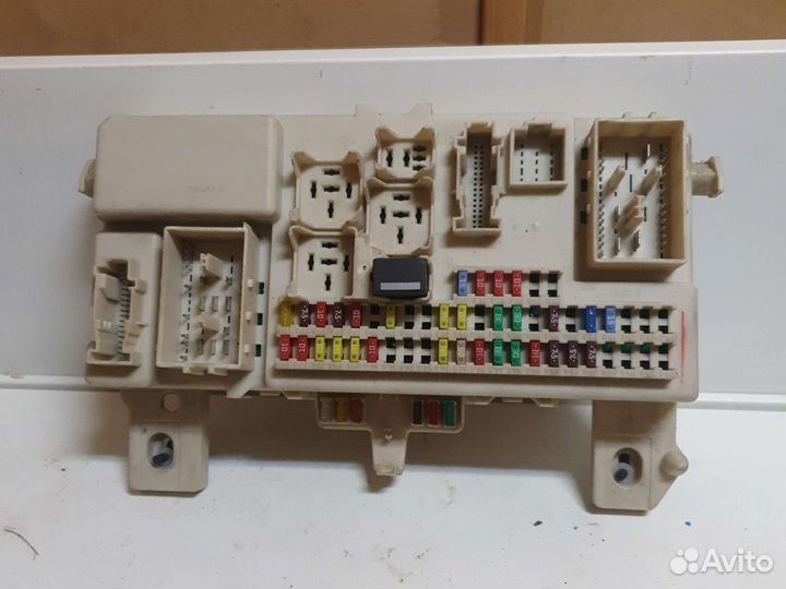 Блок предохранителей салон мазда 3 bk