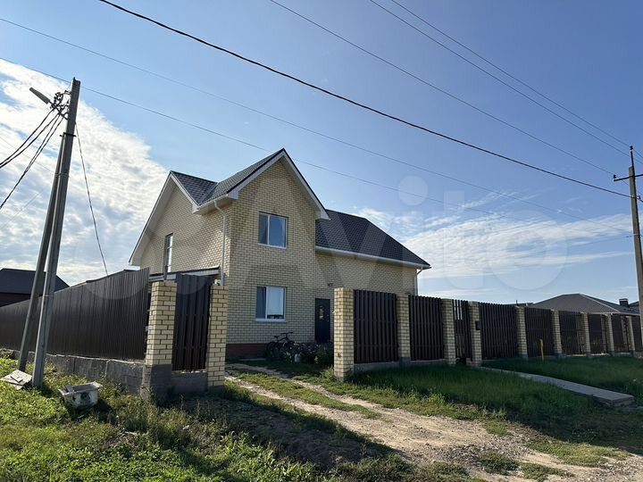 Коттедж 203,8 м² на участке 6 сот.