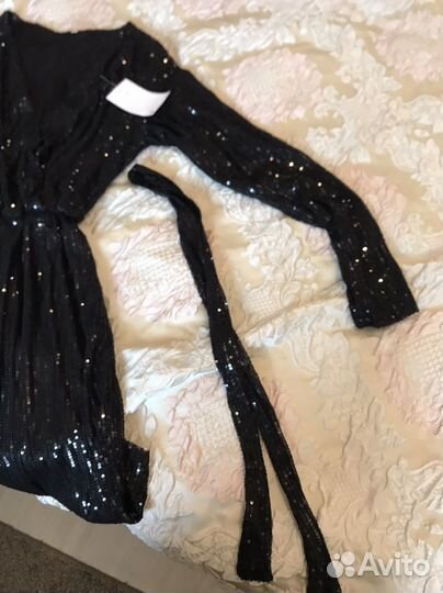 Платье вечернее черного цвета с пайетками новое