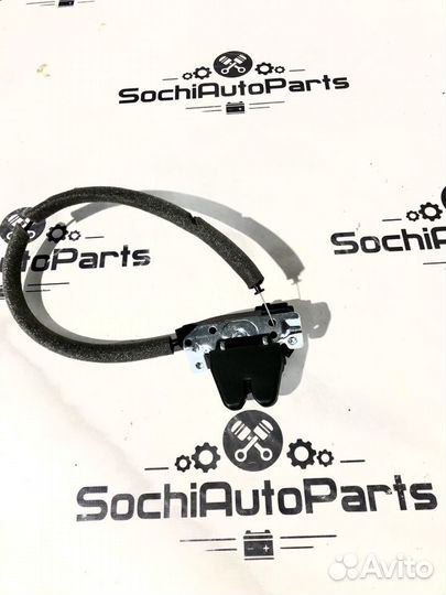 Замок багажник Mercedes C-Class,W204