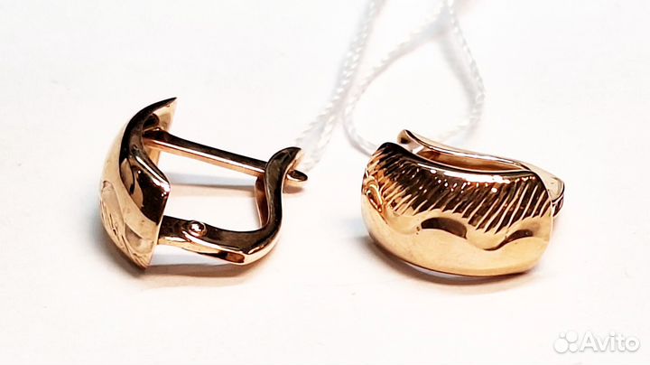 Золотые серьги