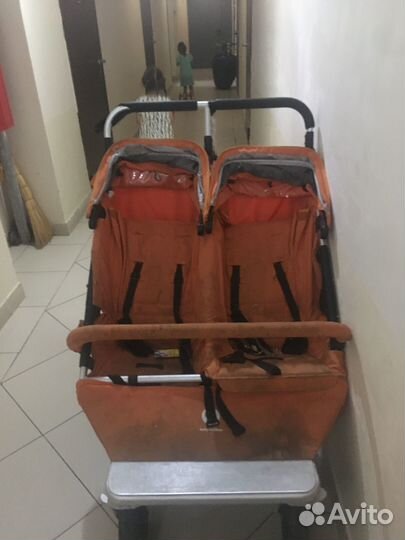 Продаётся коляска для двойни