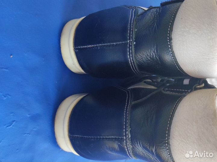 Ботинки на осень для девочки 32р внутри шерсть