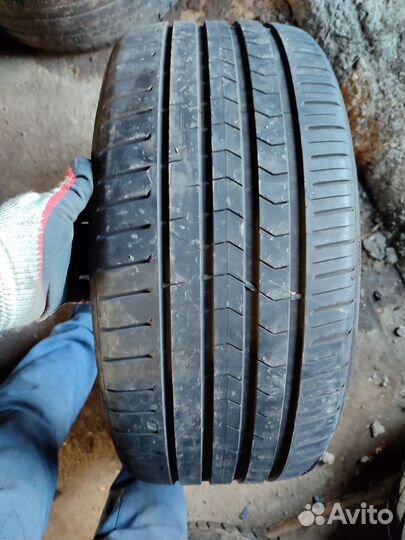 Vredestein Ultrac Satin 235/40 R19