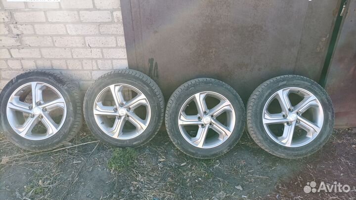 R17 Pirelli Ice Zero 215/55, PCD 5x114.3 DIA 67.1