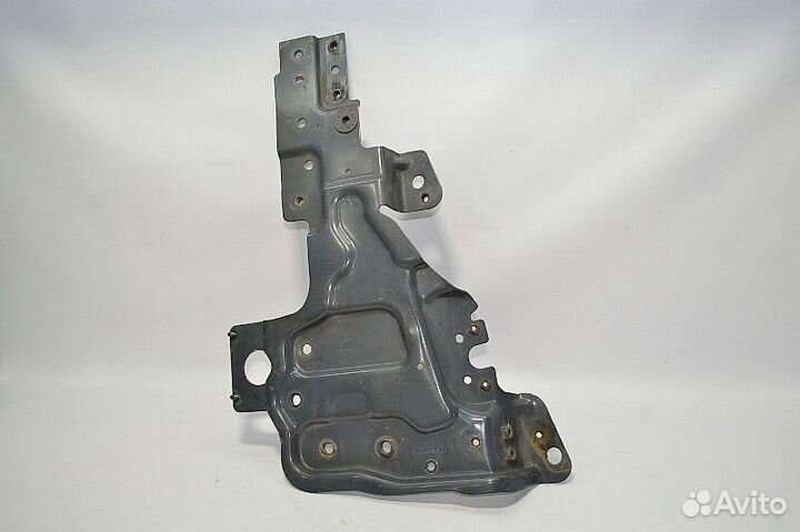 Кронштейн крепления фары, правой volvo FH (01.12)