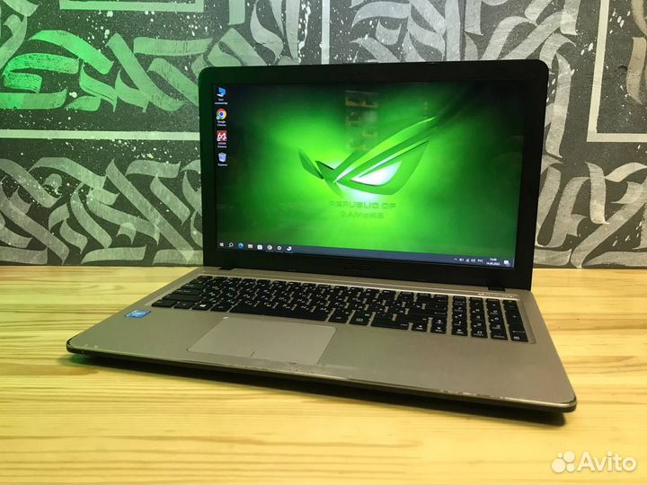 Надежный ноутбук Asus Intel/SSD