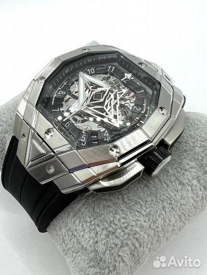 Часы Hublot Big Bang Sang Bleu