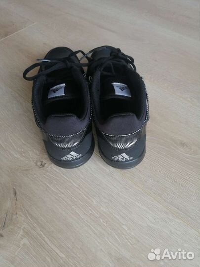 Кроссовки Adidas