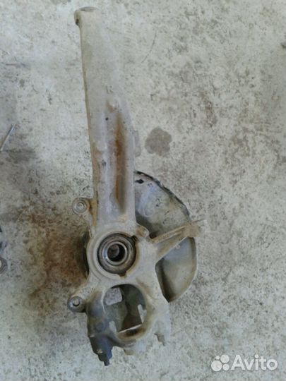 Поворотный кулак правый Mazda 6 GH