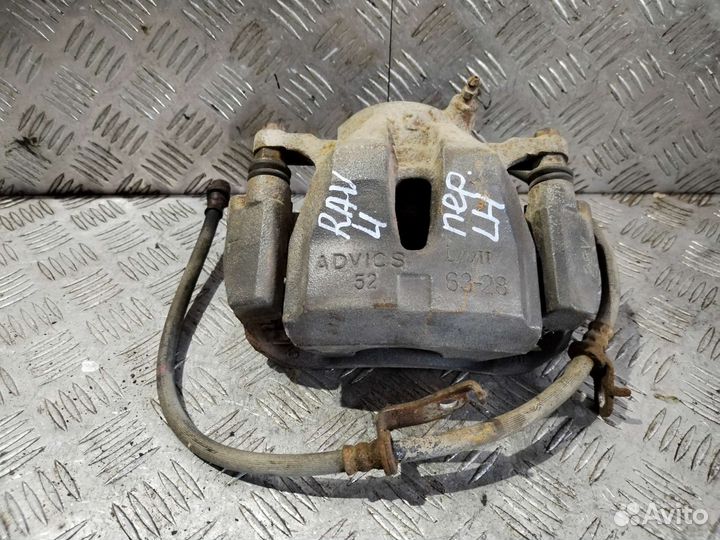 Суппорт передний Toyota Rav4 XA40