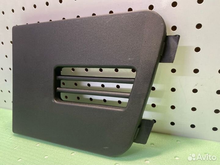 Заглушка бампера левая Volvo Fh12 Fh16 Fm9 Fm12