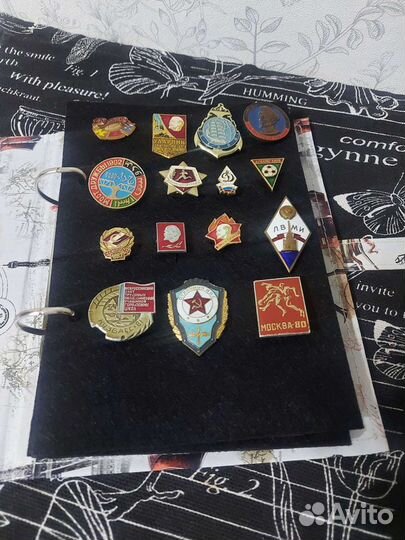 Альбом для хранения значков и медалей