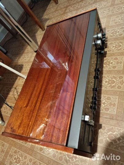 Проигрыватель винила,винтажная аудиотехника