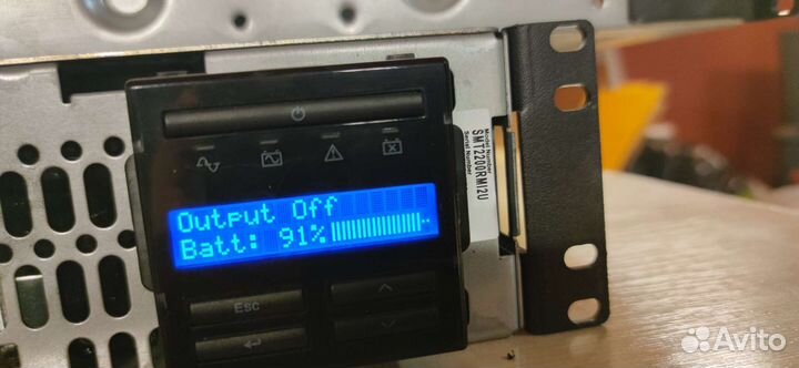 Источник бесперебойного питания APC smt2200rmi2u