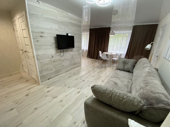 2-к. квартира, 43 м², 2/5 эт.