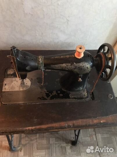 Швейная машина СССР ножная винтажная