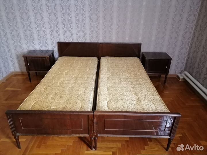 Спальный гарнитур б/у