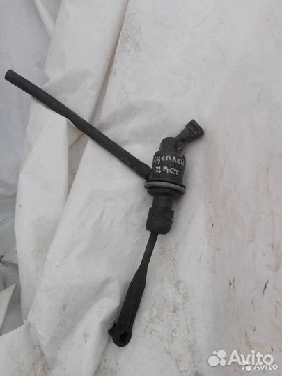 Главный цилиндр сцепления Рено Дастер Renault