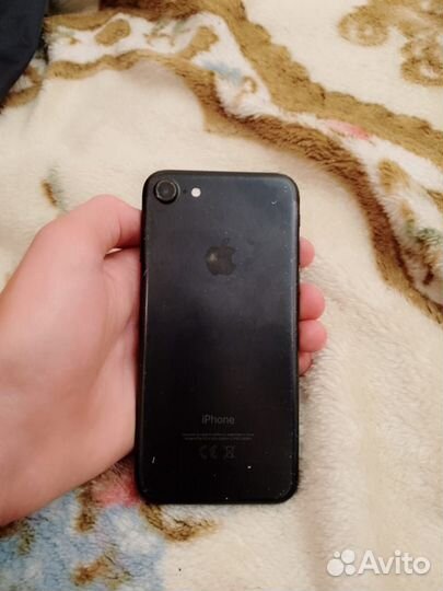 Телефон iPhone 7
