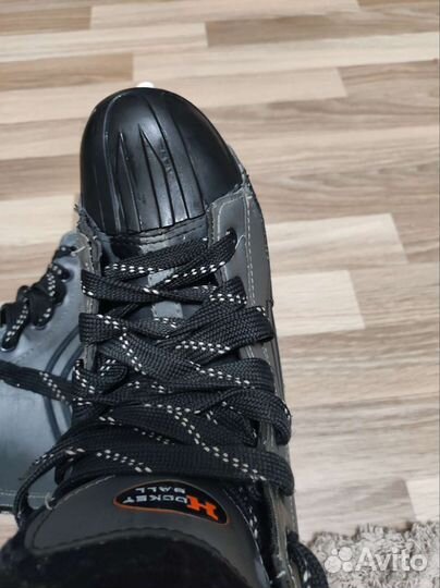 Коньки хоккейные