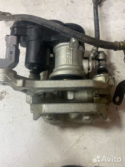 Суппорт тормозной задний правый Mitsubishi