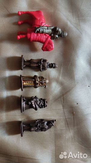 Металлические солдатики киндер