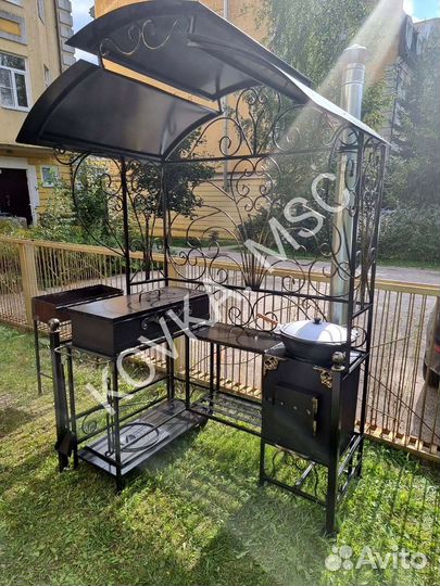 Мангал с крышей