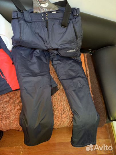 Зимний костюм для катания на лыжах и сноуборде