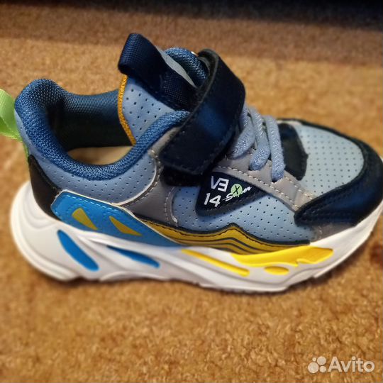 Кроссовки детские