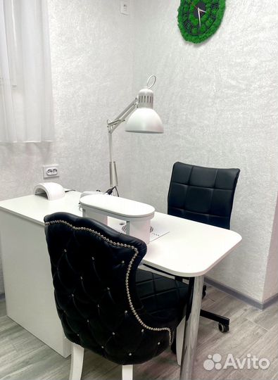 Рабочее место мастера маникюра