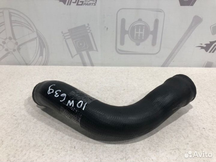 Патрубок интеркулера от турбины Mercedes-Benz Vito