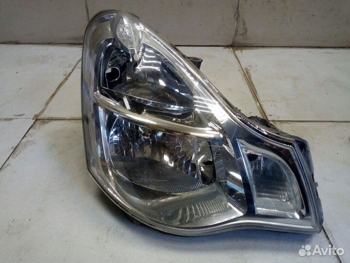 Фара правая Nissan Almera