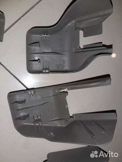 Заглушки направляющих сидений Тойота Марк Х 2006