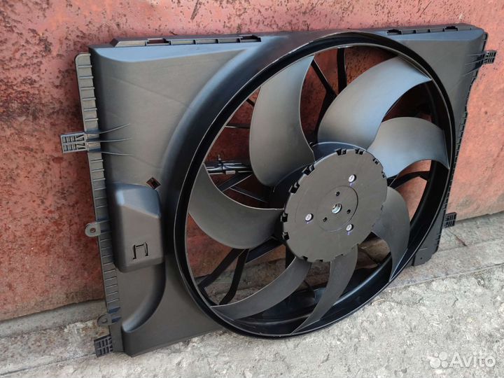 Вентилятор радиатора MB W204 W212 GLK X204 W218