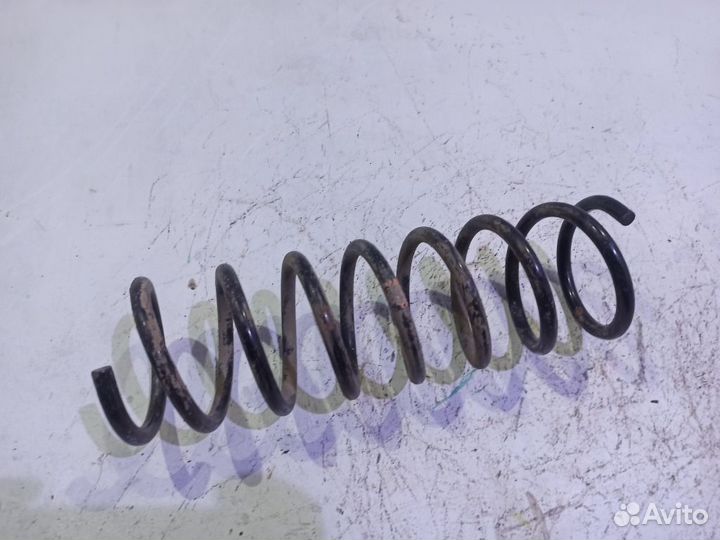 Пружина задняя