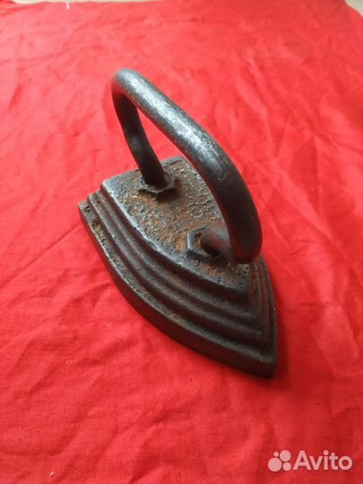 Утюг старинный чугунный