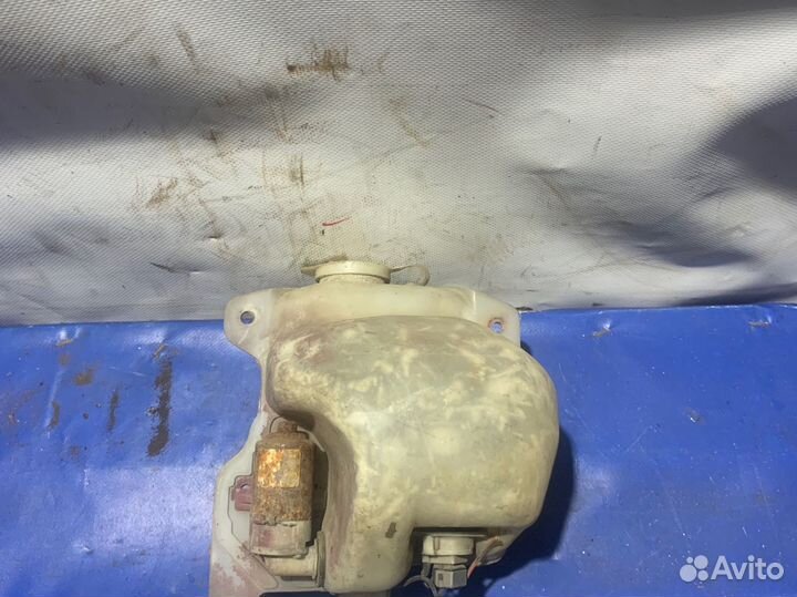 Бачок омывателя nissan bluebird u11