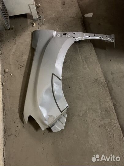 Крыло переднее левое renault duster