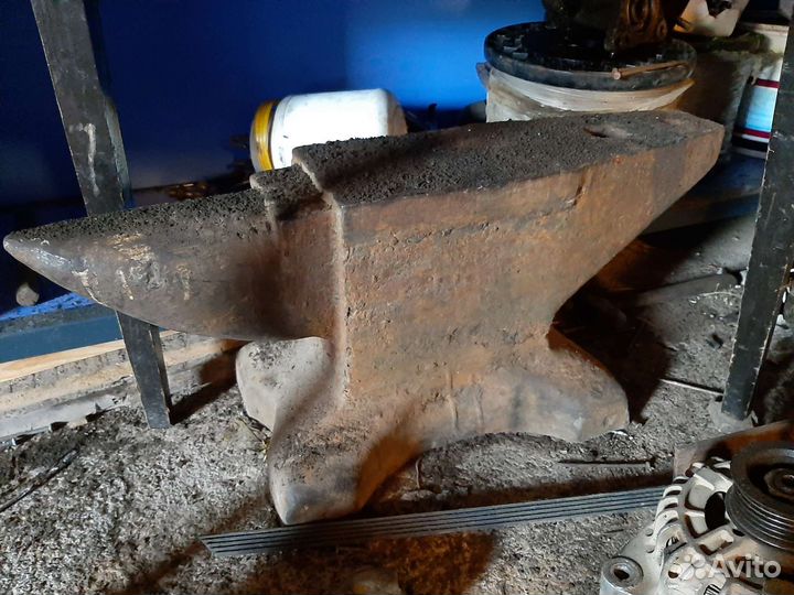 Наковальня кузнечная примерно 100 кг